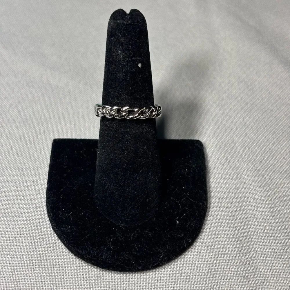 New! Silver Tone Twist Link Ring Size 7